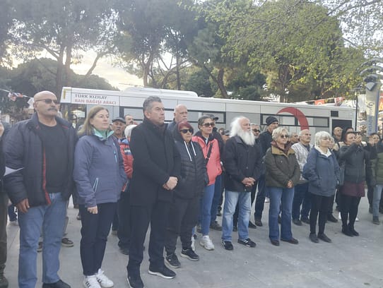 Seferihisar’da Suriye’deki Alevi Katliamlarına Karşı Basın Açıklaması Düzenlendi 3 1742542279742