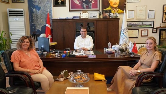 DEVA Partisi Milletvekili Seda Ösen Kaya, Seferihisar Belediye Başkanı İsmail Yetişkin’i Ziyaret Etti 1 d87e38b1 5f44 461a acc7 ba5f5c2335d1 740x420 1