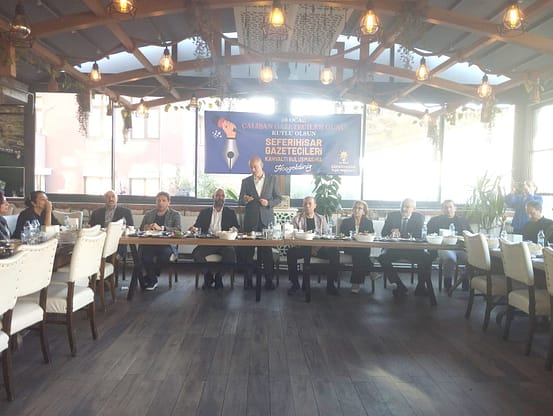 AK Parti Seferihisar İlçe Başkanlığı, Gazeteciler Günü Dolayısıyla Gazetecilerle Kahvaltıda Buluştu 2 WhatsApp Image 2025 01 11 at 11.34.44 1