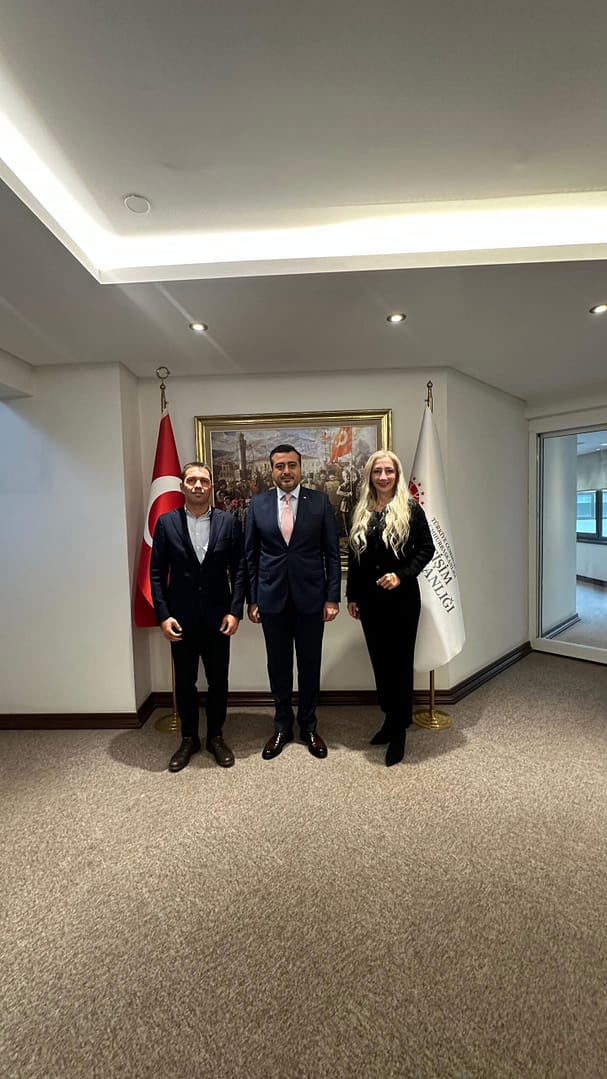 Seferihisar Gazeteciler Cemiyeti İzmir Bölge Müdürlüğü’nü Ziyaret Etti 1 IMG 20241210 WA0002 scaled