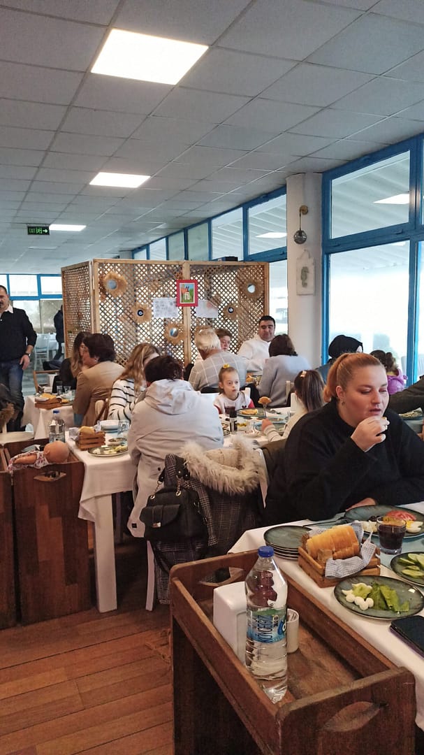 Teos Ormancı Tatil Köyü'nde Özel Gereksinimli Çocuklara Kahvaltı Etkinliği 1 IMG 20241226 WA0013 scaled