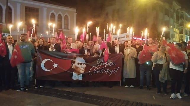 Seferihisar’da 101. Yıl Coşkusu: Belediye Meclis Üyeleri Gençliğe Hitabe’yi Birlikte Okudu 1 WhatsApp Image 2024 10 29 at 20.27.16 scaled