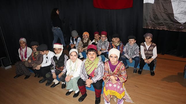 M.İzdal Öğrencileri Kuvayi Milliye Destanını bir daha yazdı 2 IMG 1576