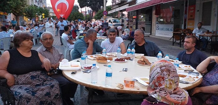 Seferihisar Ak Parti Geleneksel Merkez İftarını Gerçekleştirdi. 3 61610525 148607489578249 4215113859578462208 n