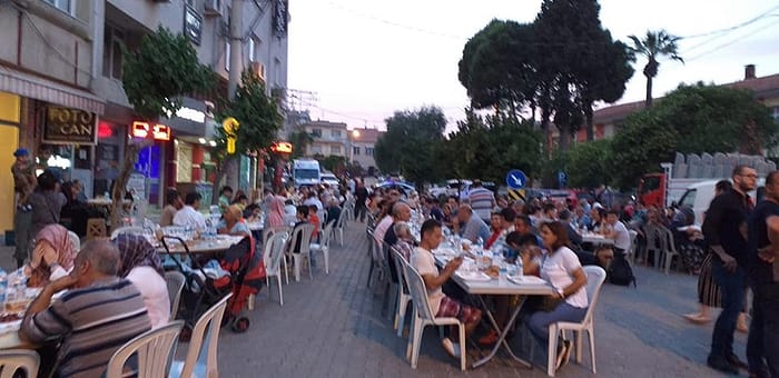 Seferihisar Ak Parti Geleneksel Merkez İftarını Gerçekleştirdi. 5 61700583 148607452911586 8833414973750247424 n