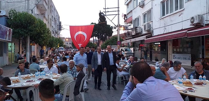 Seferihisar Ak Parti Geleneksel Merkez İftarını Gerçekleştirdi. 8 61855648 148607549578243 3999756953747193856 n