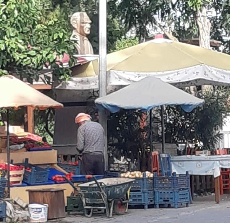 Ulamış Halkı Atatürk Büstüne Saygı İstiyor 2 PicsArt 07 01 08.13.36