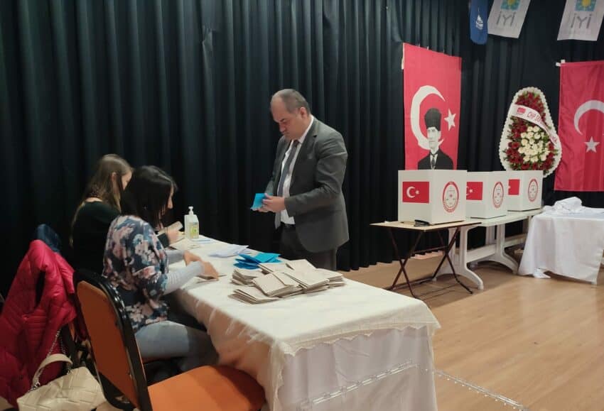 İyi Parti Seferihisar İlçe Kongresi Yapıldı 2 IMG 20221115 005759 scaled e1668463489265