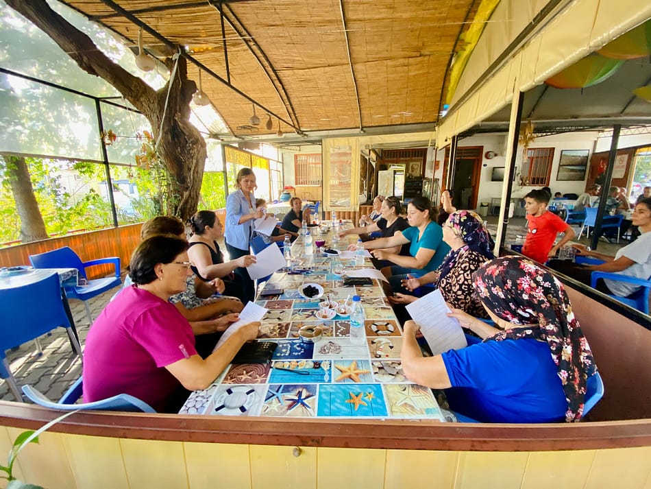 Seferihisar Belediyesi ve CHP Seferihisar Ortak Çalışması "Kadın Varsa Hayat Var" Projesi Başladı 1 Kadin varsa Hayat Var Seferihisar 3