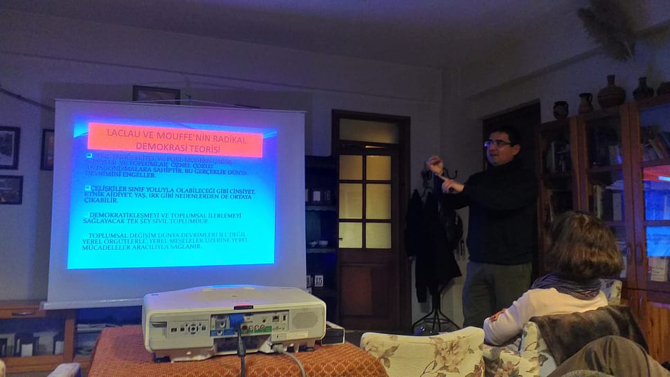 Dr.Caner Çakaş ile Söyleşide Marksizm ve Post-Marksizim Tartışıldı 1 20200228 195003 scaled